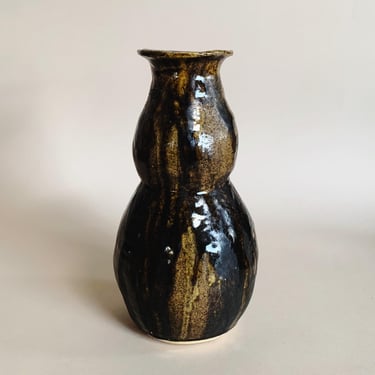 HANDMADE STUDIO VASE 