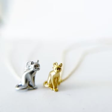 Sitting Cat Dainty Necklace