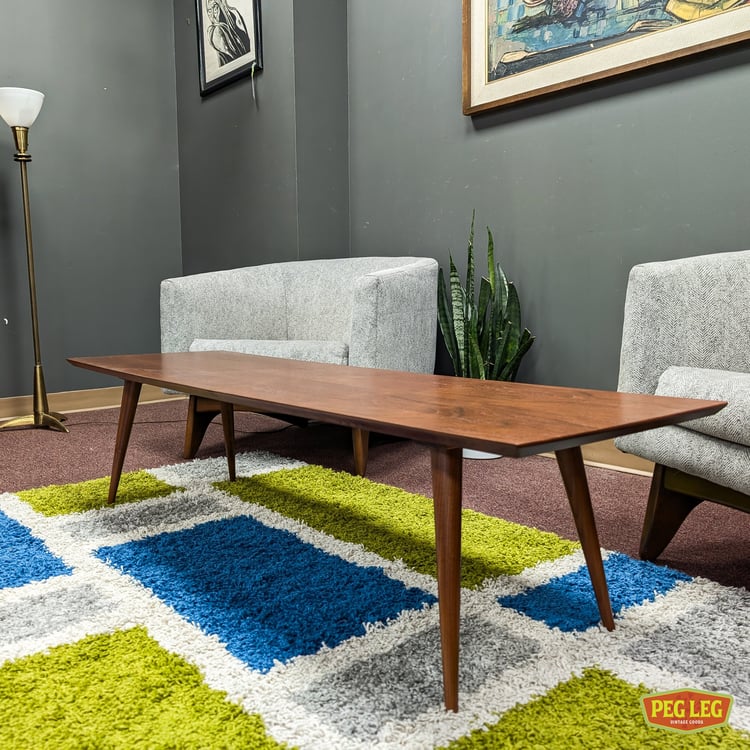 Mid-Century Modern coffee table in the style of Paul McCobb