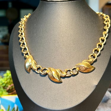 Vibtage Three Leaves Money Necklace Gold Tone Signed Retro Estate Jewelry Gift 