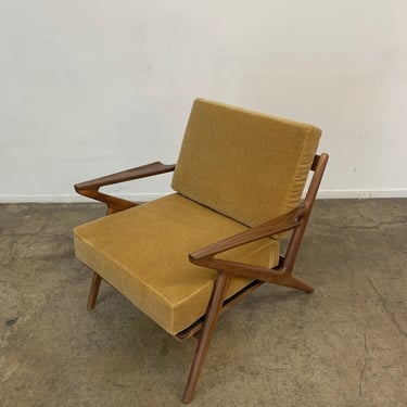 Mid Century Z chair in Walnut 