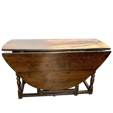 English William and Mary Oak Drop-Leaf Double Gateleg Table