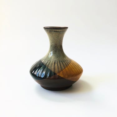 Pottery Craft Vase by Robert Maxwell 