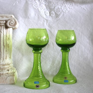 2 Vintage Art Deco Elegant Etched Crystal with Ribbed Green Stemware Wine Cordial Cocktail Glasses Coupe Rejmyre, Sweden 