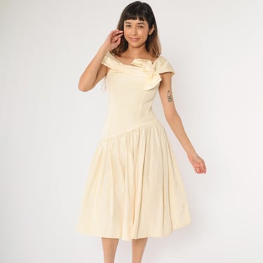 Vintage 1980s Gunne Sax Dress Cream Taffeta Dress Rosette Bow Bertha Collar 80s Romantic Bridal Gown Low Waist Fit and Flare Small 4 