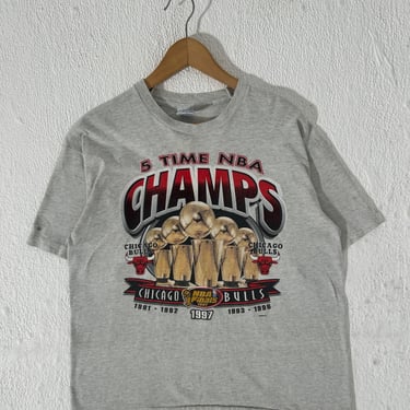 Vintage 1997 Chicago Bulls 5 Time NBA Champs T-Shirt Sz. L