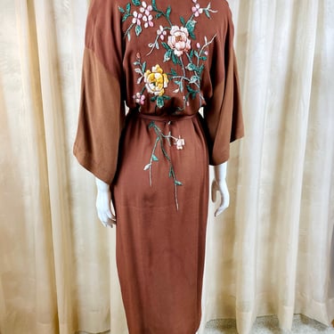1920's Embroidered Kimono Robe