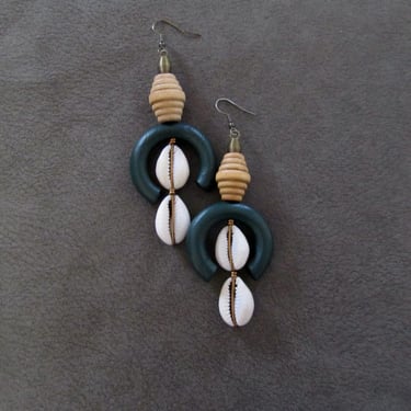 Chunky wood and cowrie shell mid century earrings, green 5 