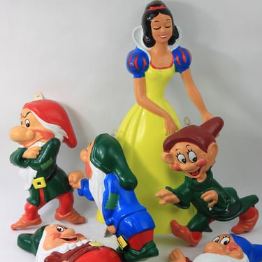 1960s Walt Disney Prod Snow White and Seven Dwarves Plastic 3D Wall Hanging Set 