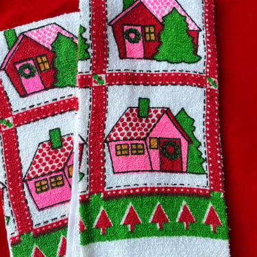 vintage Christmas hand towel Cannon cotton pink candy houses linens new old stock 