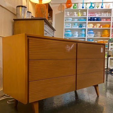 Budgettrend Six Drawer Dresser by Merton Gershun for Dillingham, Circa 1950s - *Please ask for a shipping quote before you buy. 