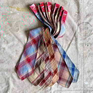 1930s NOS Vintage Cotton and Rayon Plaid Necktie by Bondley 