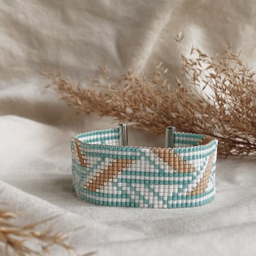 miyuki bracelet | bead loom bracelet | stacking bracelet | miyuki jewelry | bohemian jewelry | boho | friendship bracelet | ethical jewelry 