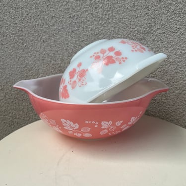 Vintage Pyrex Cinderella mixing nesting bowls set 2 Gooseberry Pink White 444 443 