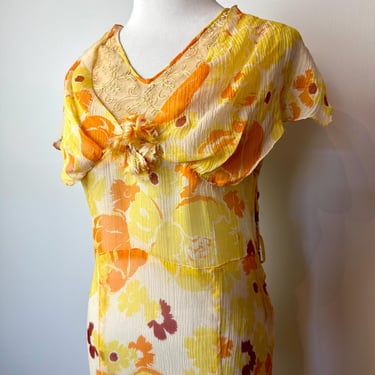 1920’s beautiful sunny floral dress~ Sheer 100% silk crepe with lacy bodice and fluttering shawl collar detail~  20’s Gatsby era~ size S/M 