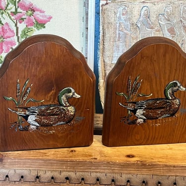 Free Shipping within continental US - Vintage Handpainted Duck Motif Bookends 