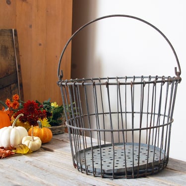 Large metal basket / metal clam basket / vintage metal egg basket / wire gathering basket / rustic farmhouse decor / wire egg basket 