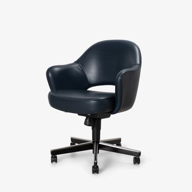 Saarinen Executive Arm Chair in Leather, Swivel Base