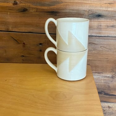 Best Friend Mug Set - White with Beige triangles 