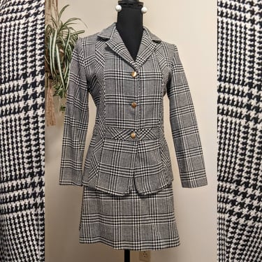 Vintage 1970s Black & White Plaid Blazer and Mini Skirt Suit Matching Set 