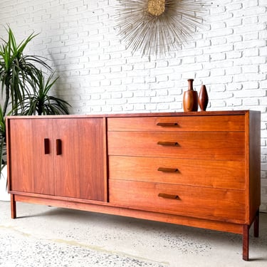 Renowned American Artist/Designer Richard Artschwager walnut credenza, circa 1950s