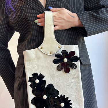 60’s White Leather Black Plastic Twirl Flower Top Handle Mod Purse Fashions by Margolin