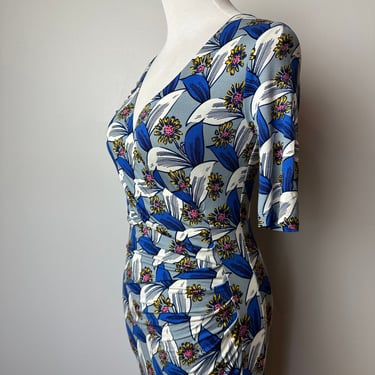 Y2K fitted jersey cotton dress~ 40’s inspired wrap style waist ruching body hugging bright floral print/ size 2 Small 