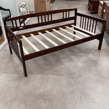 Twin Daybed B004