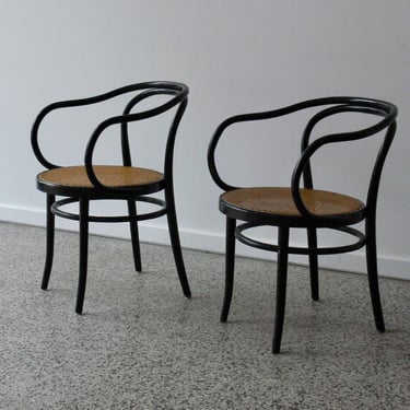 Vintage No 30 Bentwood Armchairs by Michael Thonet (Set of 2) 