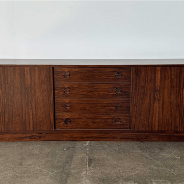 SIDEBOARD 786