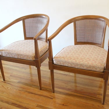 Mid Century Modern Pair of Chairs by American of Martinsville