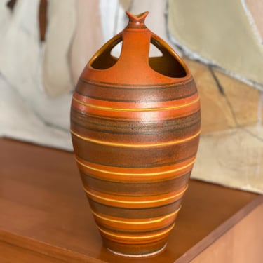 イタリア陶器　Alvino Bagni　ミッドセンチュリーデザイン Alvino Bagni | Bitossi | Vase | Maple Modern - Cleveland, OH | ATTIC