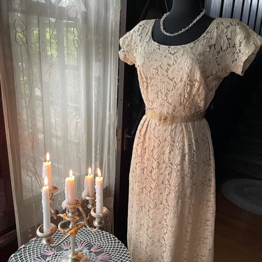 Vintage 1950s Rhinestoned Sequins Beaded Peach Lace Cocktail Dress - Large 