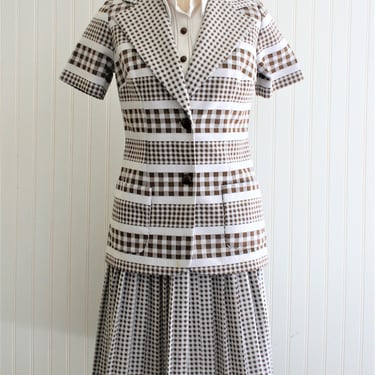 1970s - Two-Piece - Shirtwaist dress and blazer - Taupe/White - Estimated size 4/6 