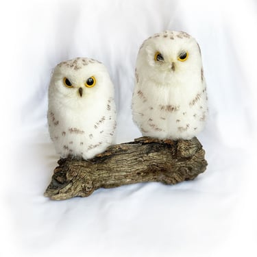 1970s Vintage 2 Realistic SPOTTED Snow OWLS Sitting On Wood Log Wooly Fuzzy Hairy Birds Statue Art Decor Boho White Nature 