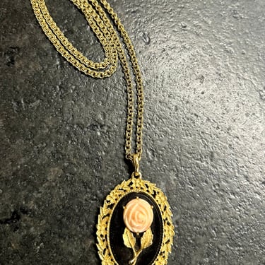 Niko “ Vtg Avon “ 1973 Necklace