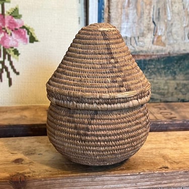 Free shipping within continental US - Vintage Handwoven Basket with Lid 