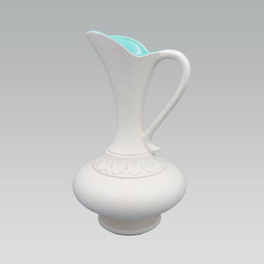 Royal Haeger Cotton White Pitcher Vase 4017 | Vintage Royal Hickman Design 
