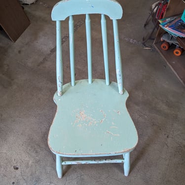 Cute Vintage Wood Chair