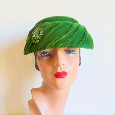 1950's Green Velvet Mushroom Style Hat with Glass Stone Rhinestone Brooch Trim Formal 50's Fall Winter Millinery 