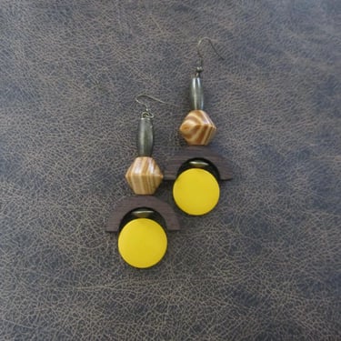 Carved wooden earrings, ethnic earrings, tribal earrings, natural earrings, Afrocentric earrings, African earrings, boho earrings, yellow 