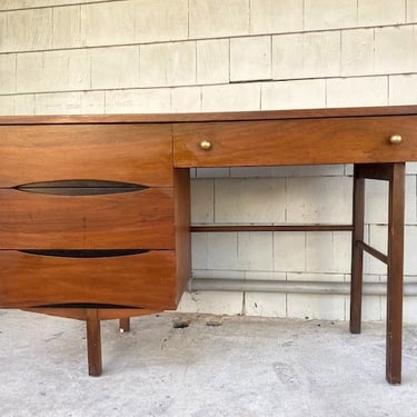 Midcentury 1960&#8217;s Desk by Stanley