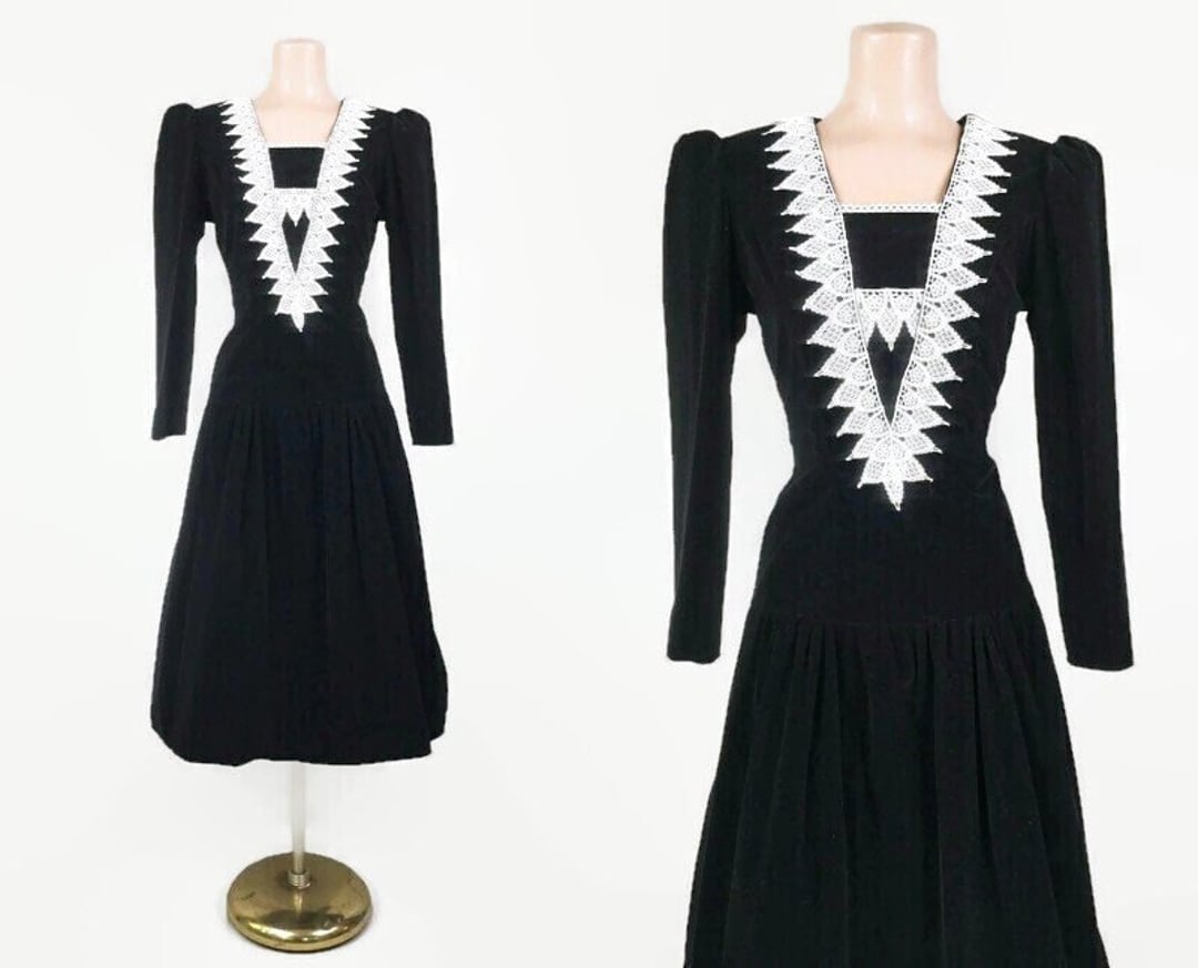 80's Black Blue Rose Floral Lace Sleeveless Drop Waist Button Dress by Act I main image 1