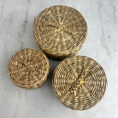 Vintage Seagrass Basket Set of 3, Nesting, Handled, Round, woven, for vintage storage, home decor, bedroom, bathroom, coffee table, gift 