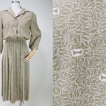 Vintage 80s does 40s Tan Shirt Dress w Novelty Bow Tie Print & Accordion Skirt by Lisa ii Small USA | Business, Modest, Shoulder Pads 