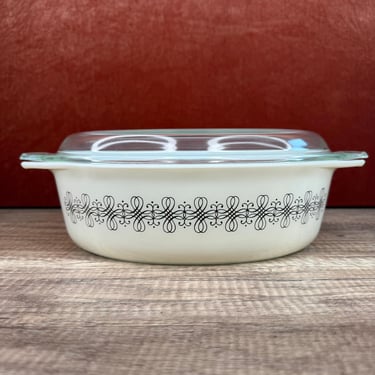 Vintage 1960s Pyrex Empire Scroll Filigree Pattern Promotional White Oval Glass Baking Casserole with Clear Lid 