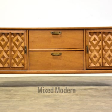Broyhill Faceted TV Console Credenza 