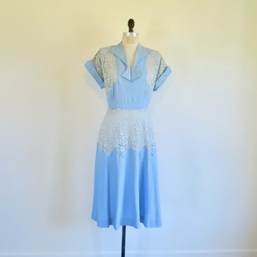 Vintage 1940's Light Blue Lace and Linen Day Dress Fit and Flare Style Rockabilly Swing Spring Summer Post War Era 33.5