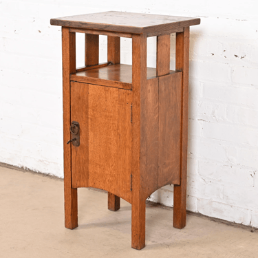 Stickley Brothers Style Antique Mission Oak Arts & Crafts Smoking Stand or Side Table, Circa 1900