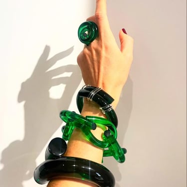 Whole Set of Emerald Green Bangles, Emerald Green Handmade Jewelry, Lucite Bangles, Acrylic Jewelry, Chofa Jewelry, Lucite Earrings in Green 